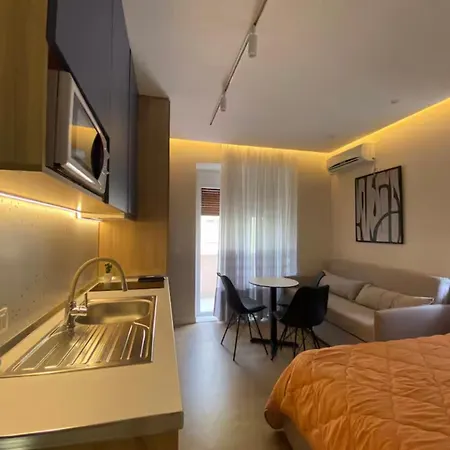 Nicol Apartment *